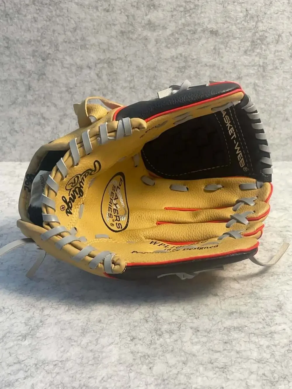 Rawlings Players Series WPL10CB 10-inch Baseball Glove